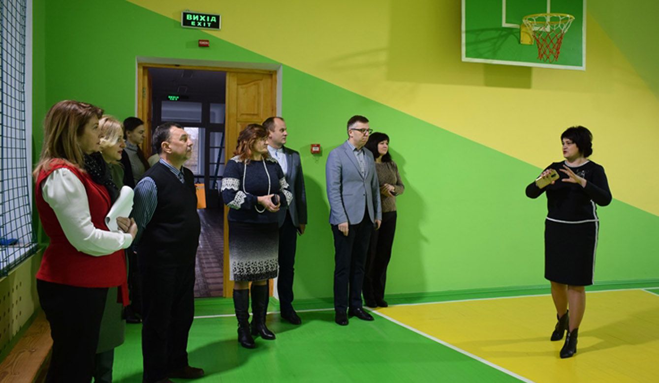 Батьки просять не допустити ліквідації Клеванської спеціалізованої школи