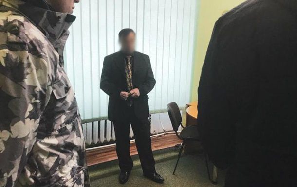 На Закарпатті затримали голову суду за хабар