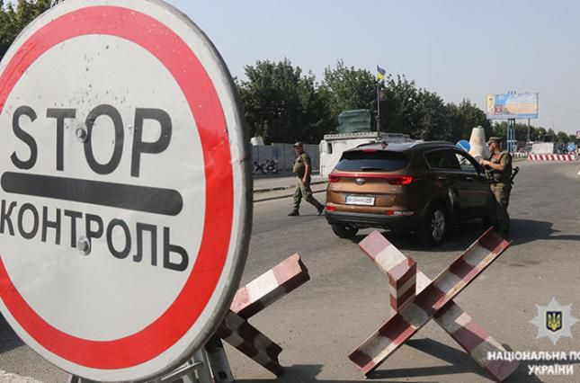 На Луганщині знайшли майже п’ятдесят банківських карток