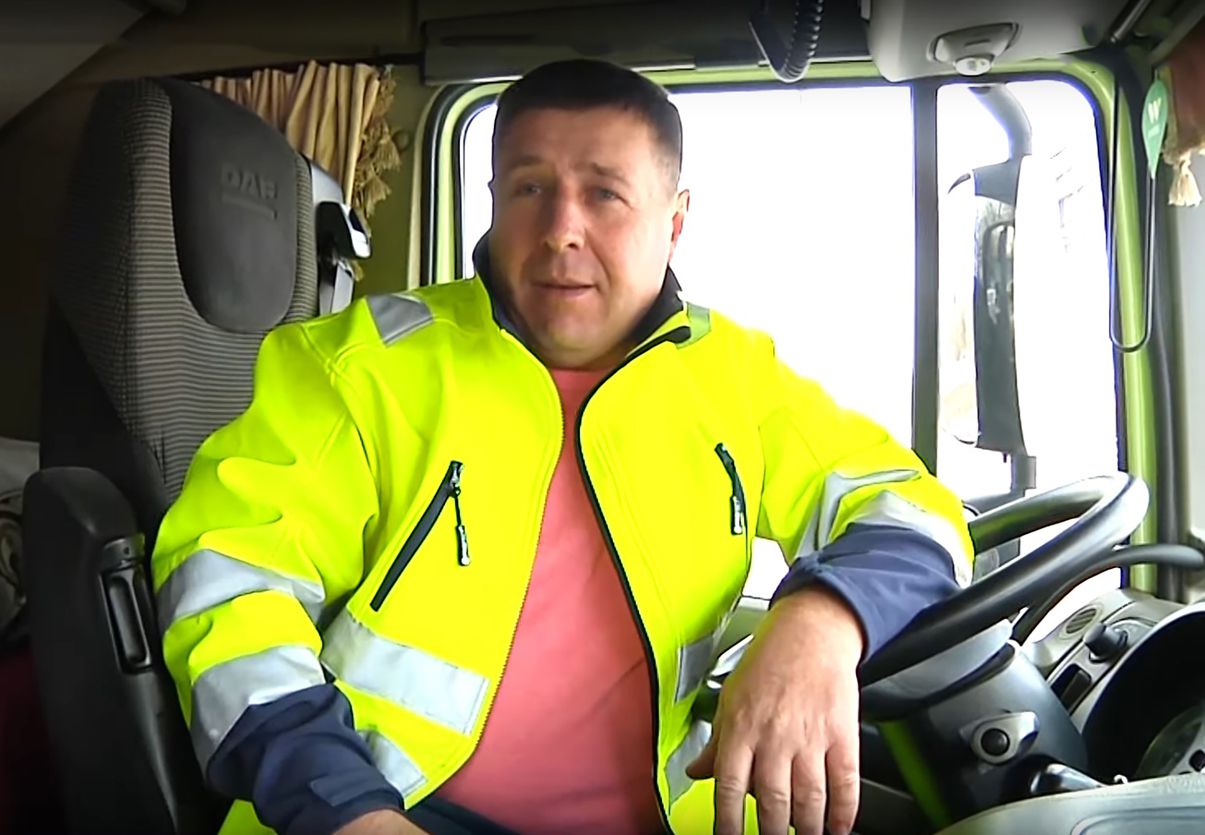 Житомирщина. Нагородили водія, який проїхав понад два млн км