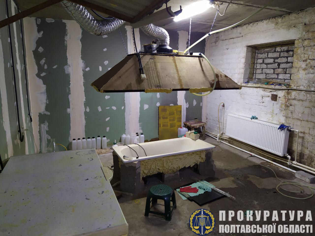 На Полтавщині погони міліціонерів змінили на еполети наркобаронів