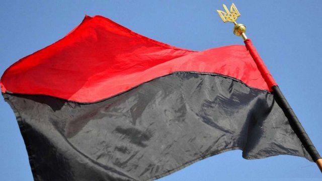 У Корсунь-Шевченківському майорітиме червоно-чорний стяг
