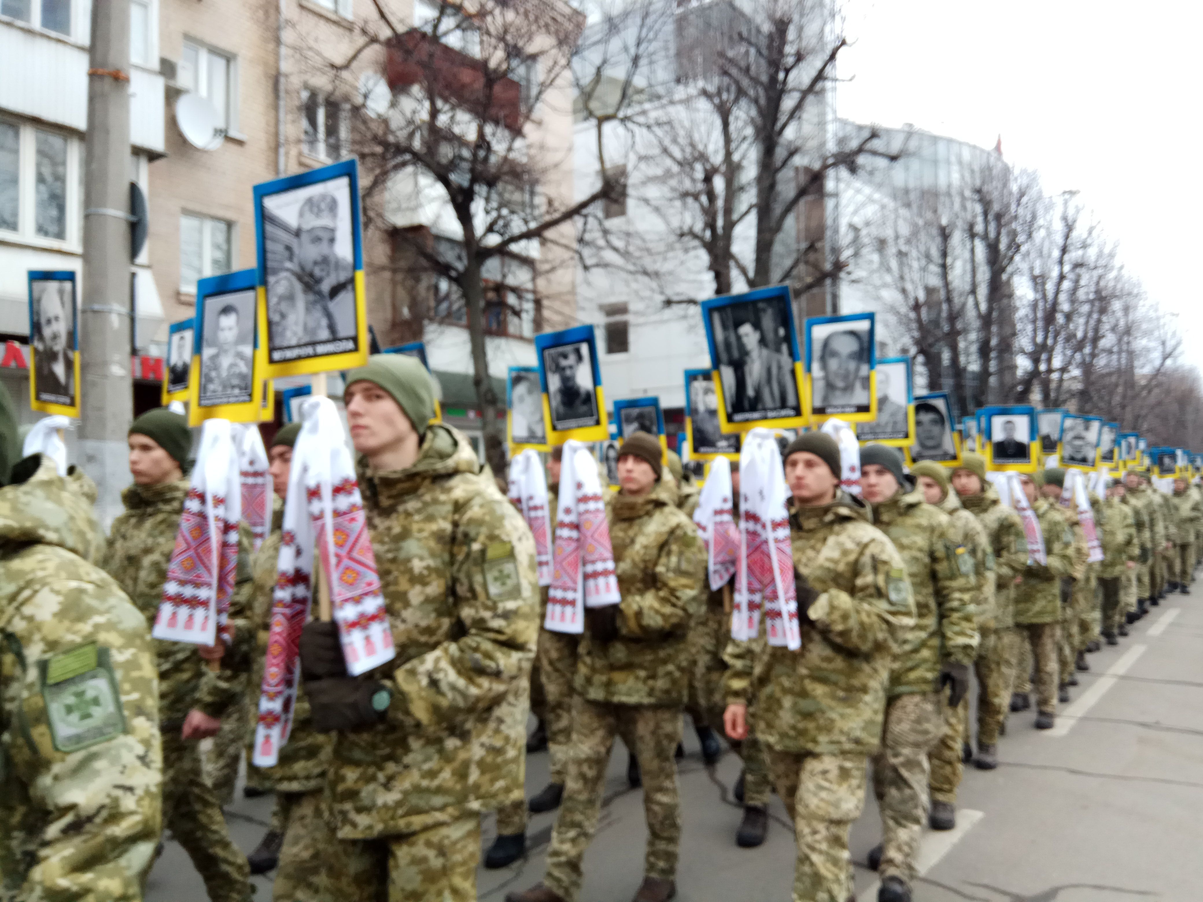Хода розтяглася на всю вулицю