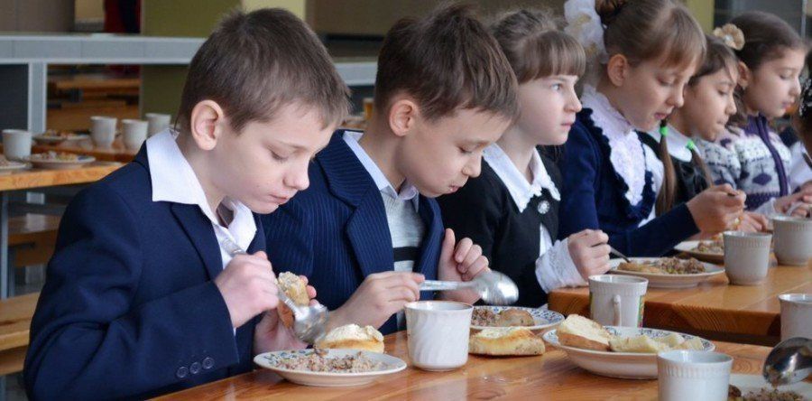 На Сумщині учні-переселенці харчуються безплатно