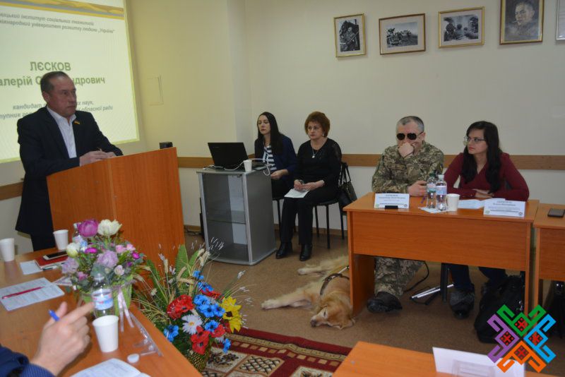 Хмельницький: Повернути до мирного повсякдення