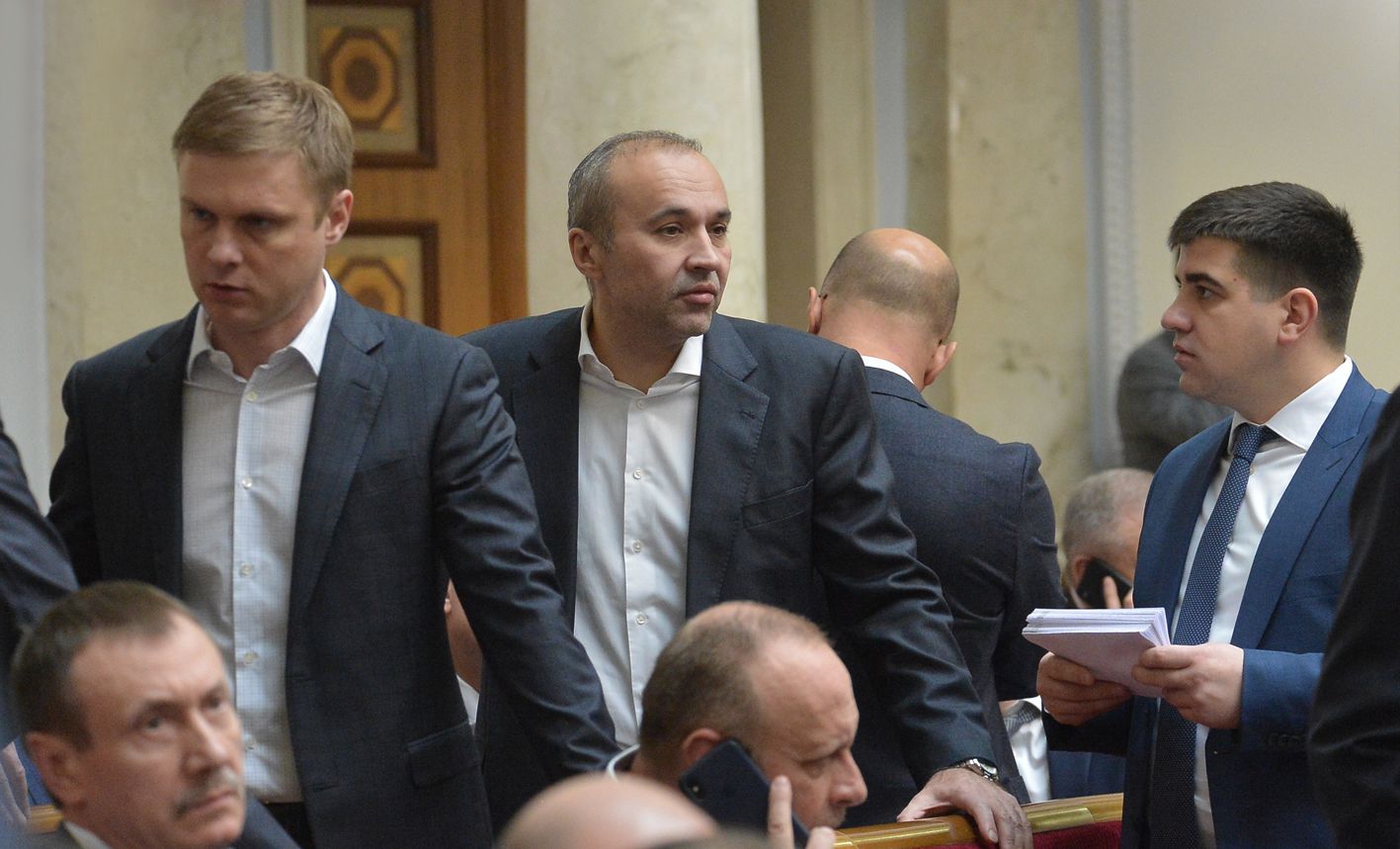 Залишається розглянути майже тисячу поправок