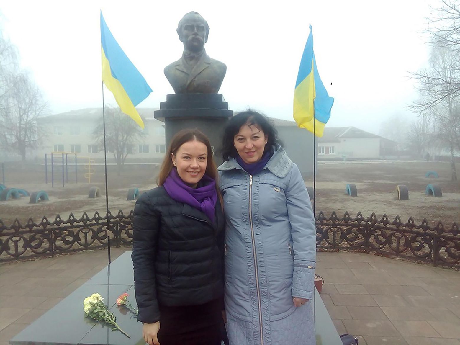 Цінує кожну мить, пише поезії і мандрує Україною