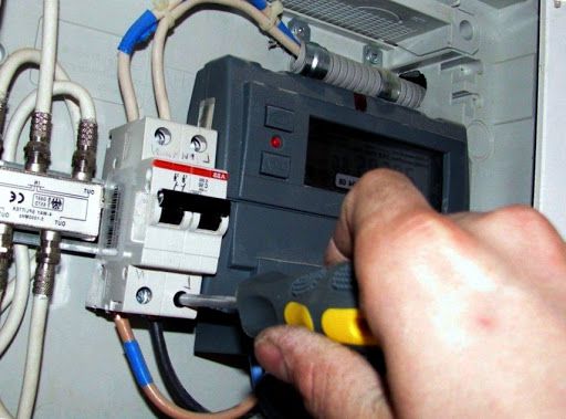 Поцупив кіловати у Рівному