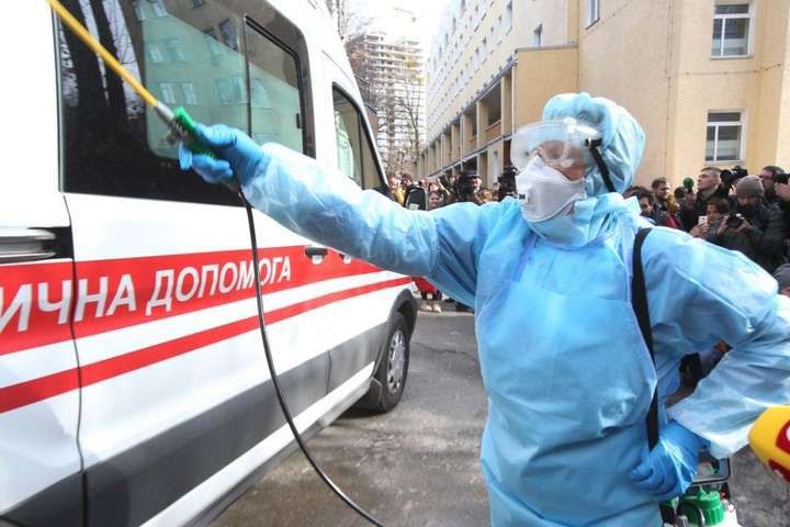 Самоізоляція на словах і на ділі