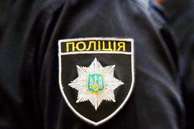Офіцера поліції побили за вимогу дотримуватися норм карантину