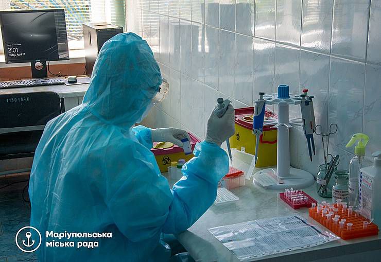 Донеччина: 27 із 52 інфікованих є медичними працівниками