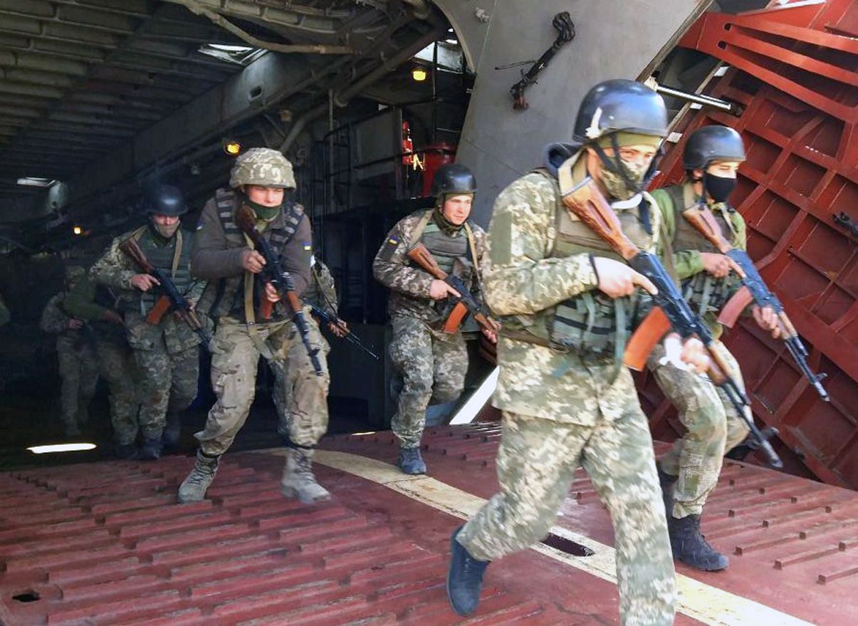 У Миколаєві триває курс морського піхотинця