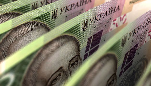 Працюють тисячі, легалізують доходи — десятки