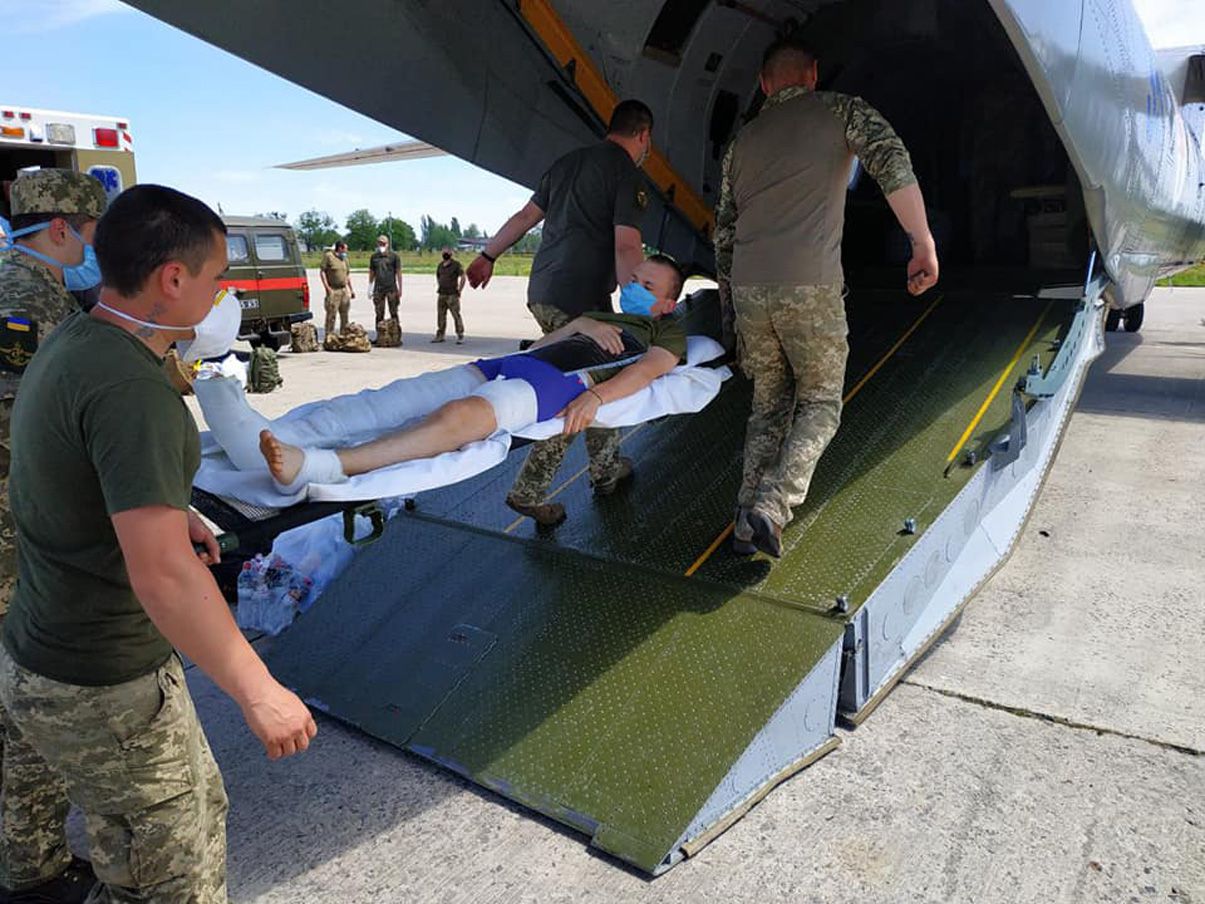 Хоча б помоліться за їхнє одужання...