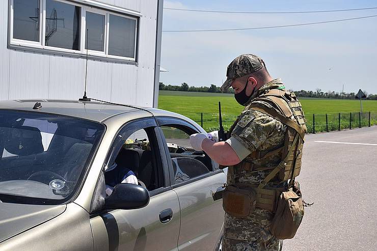 Бойовики «ЛДНР» продовжують  блокувати перетин громадянами  лінії розмежування