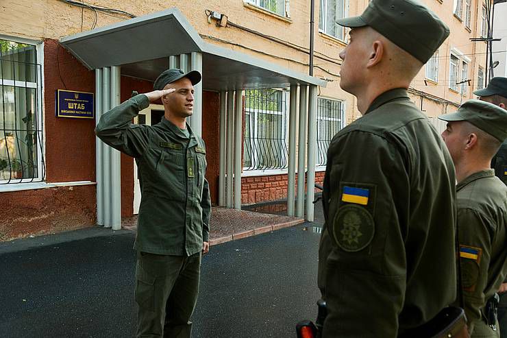 Коли загинув батько, син став у стрій…