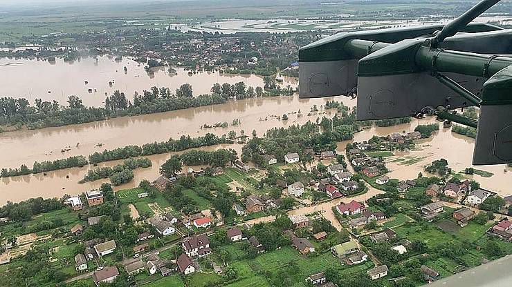 Триста тонн води на гектар — усього за півгодини