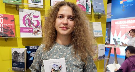 «За спиною»: Роман про війну — без війни