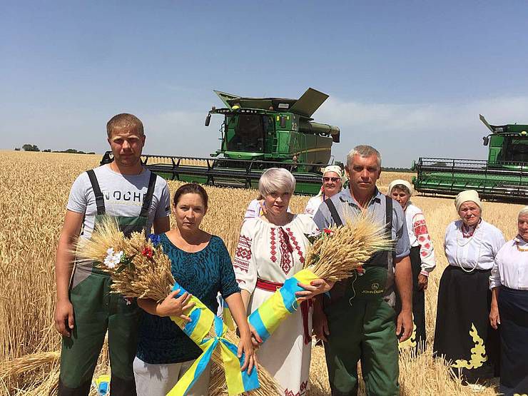 На Донеччині жнива почалися зі свята