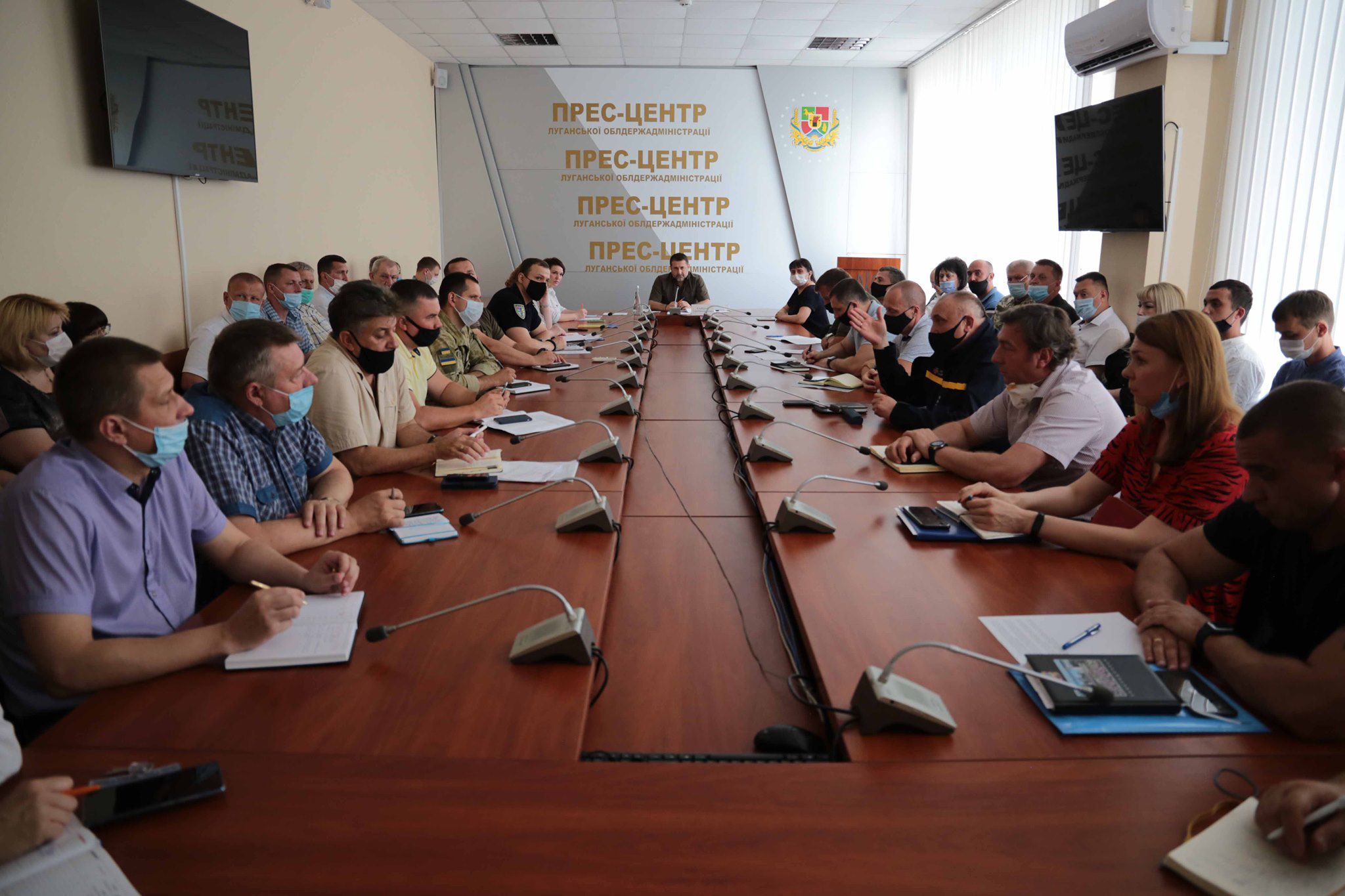 Усім, хто втратив житло під час пожежі в Новоайдарському районі, буде виділено по 300 тисяч гривень