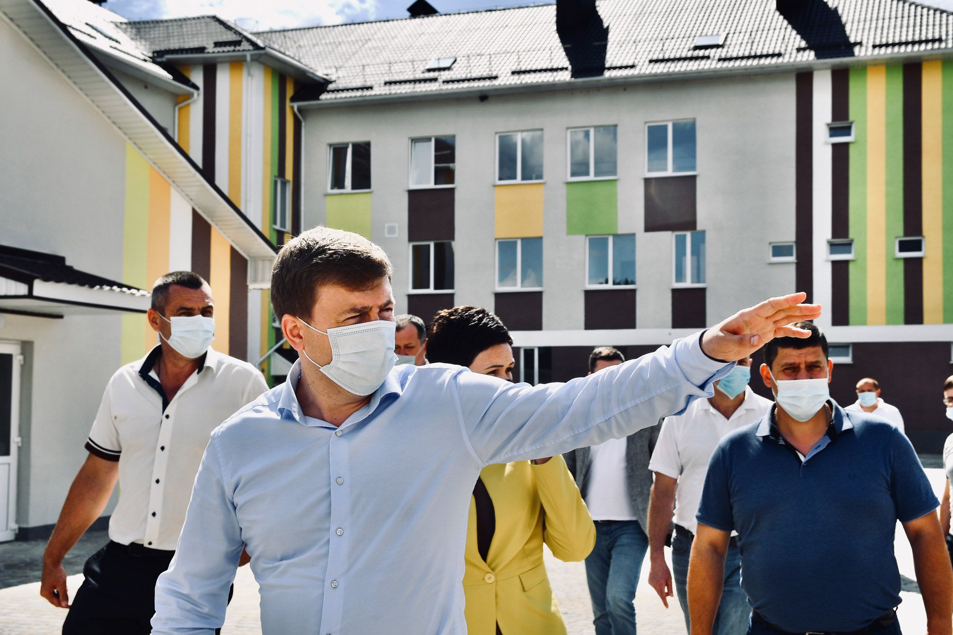 Школа, дорога та приймальне відділення районної лікарні