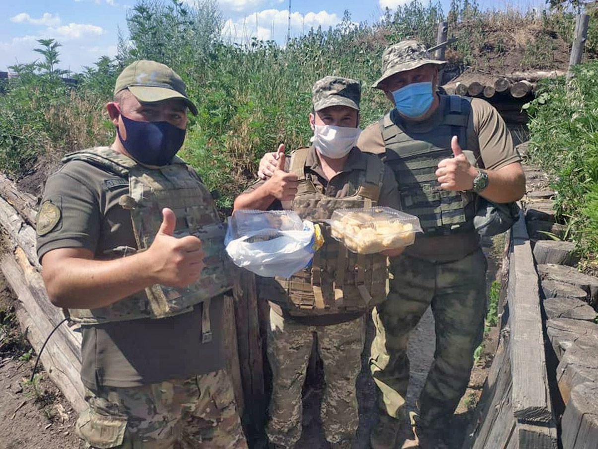 Бензопили та компресори поїхали на передову