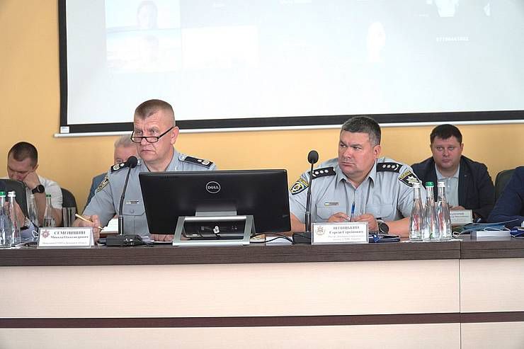 Поліція показує, що здатна допомагати та захищати