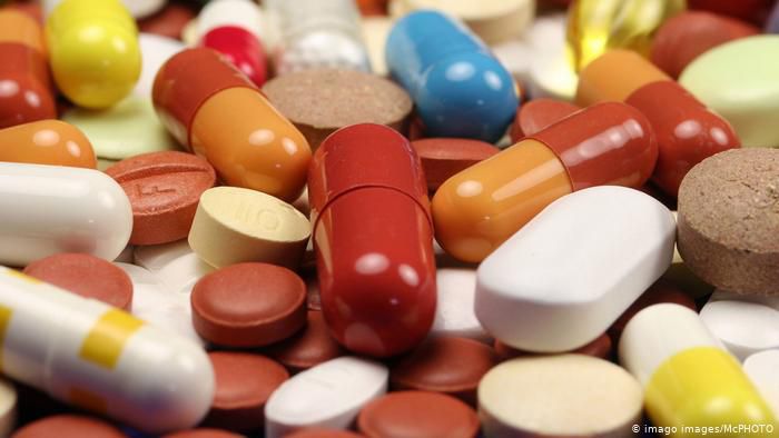 Посилять відповідальність за підробку  чи продаж ліків без рецептів