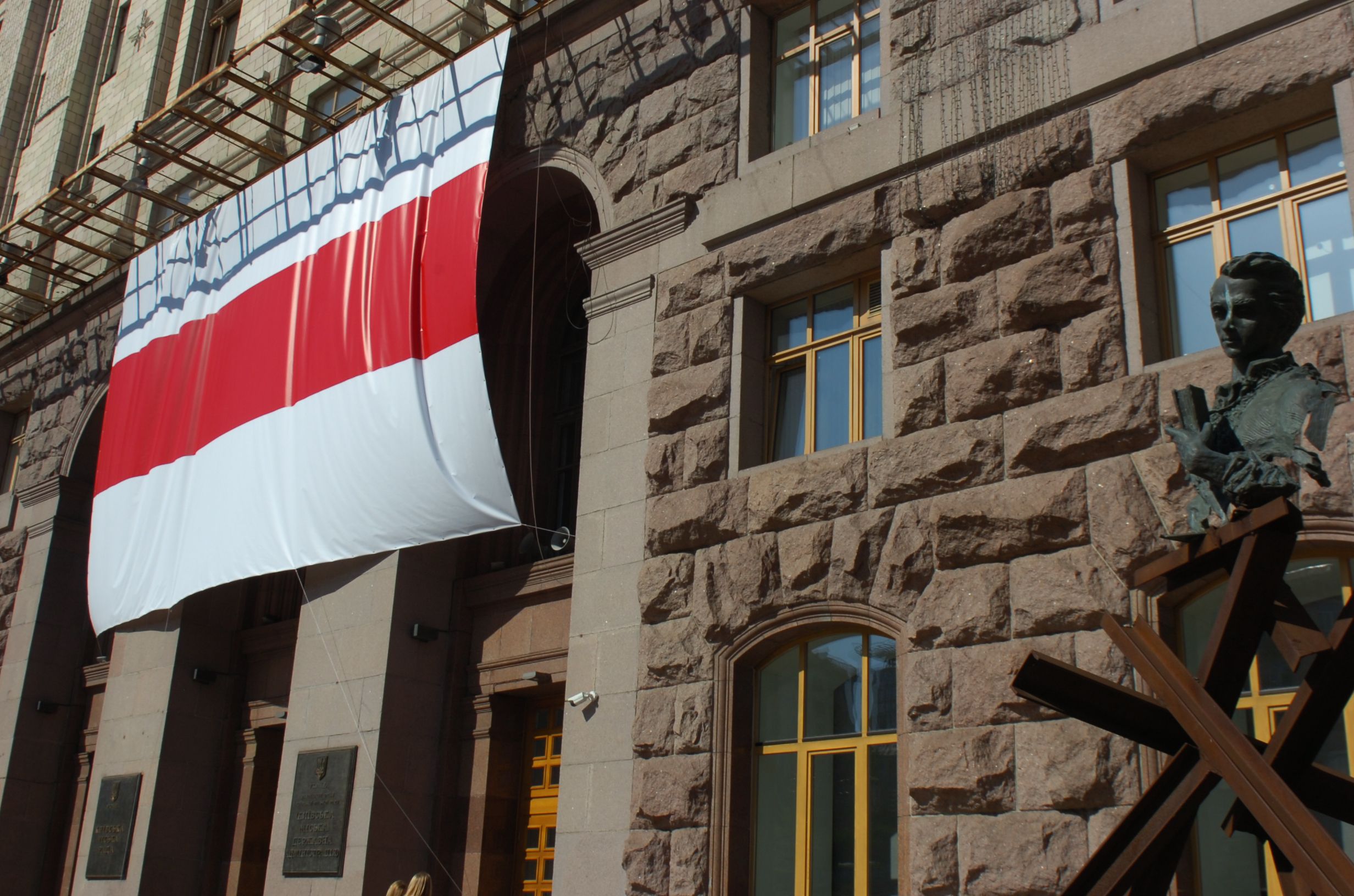 Хто і кому хоче віддати Білорусь