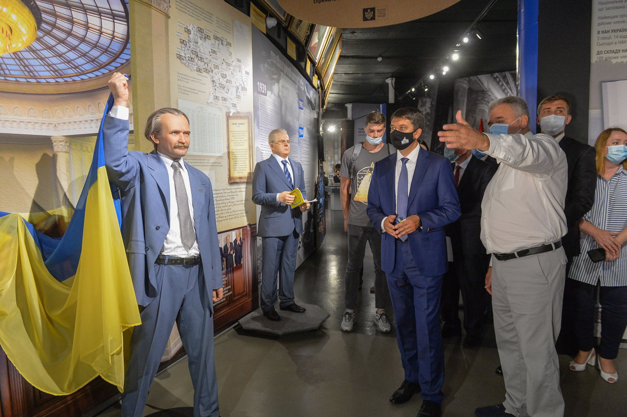 Усі повинні знати свою історію, адже вона дає нам змогу виправляти помилки та уникати їх повторення 