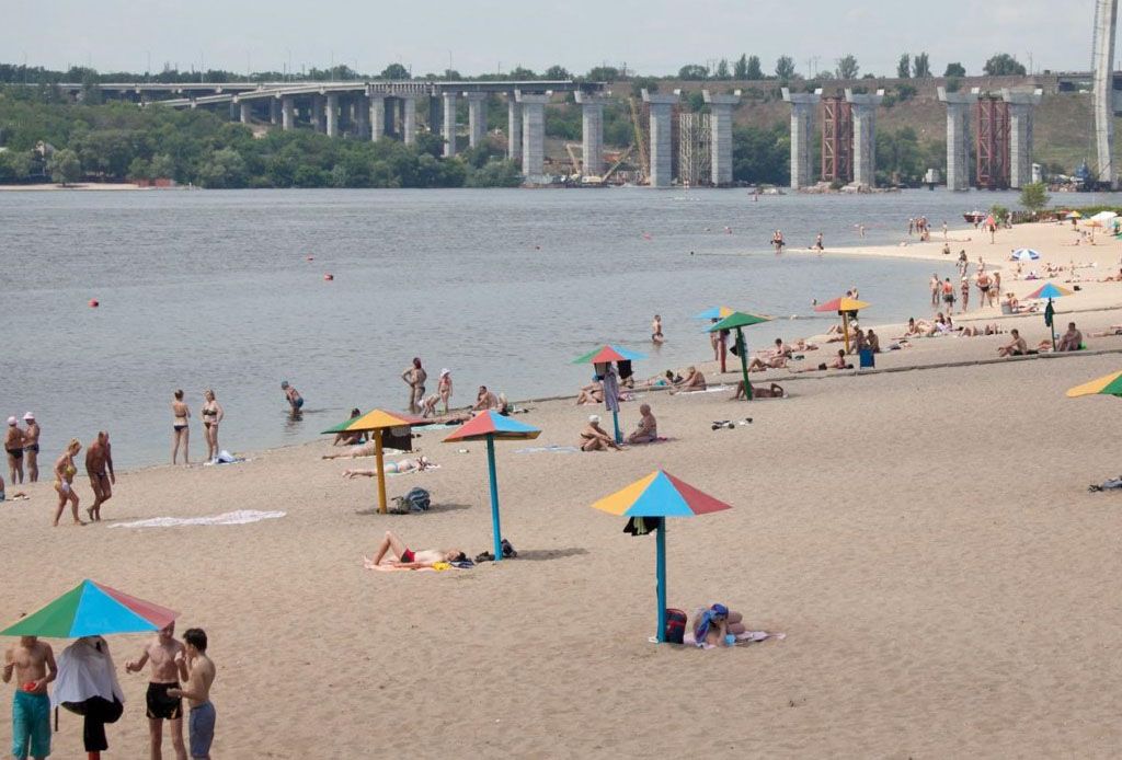 У Запоріжжі пляжі знову відкрили для купання