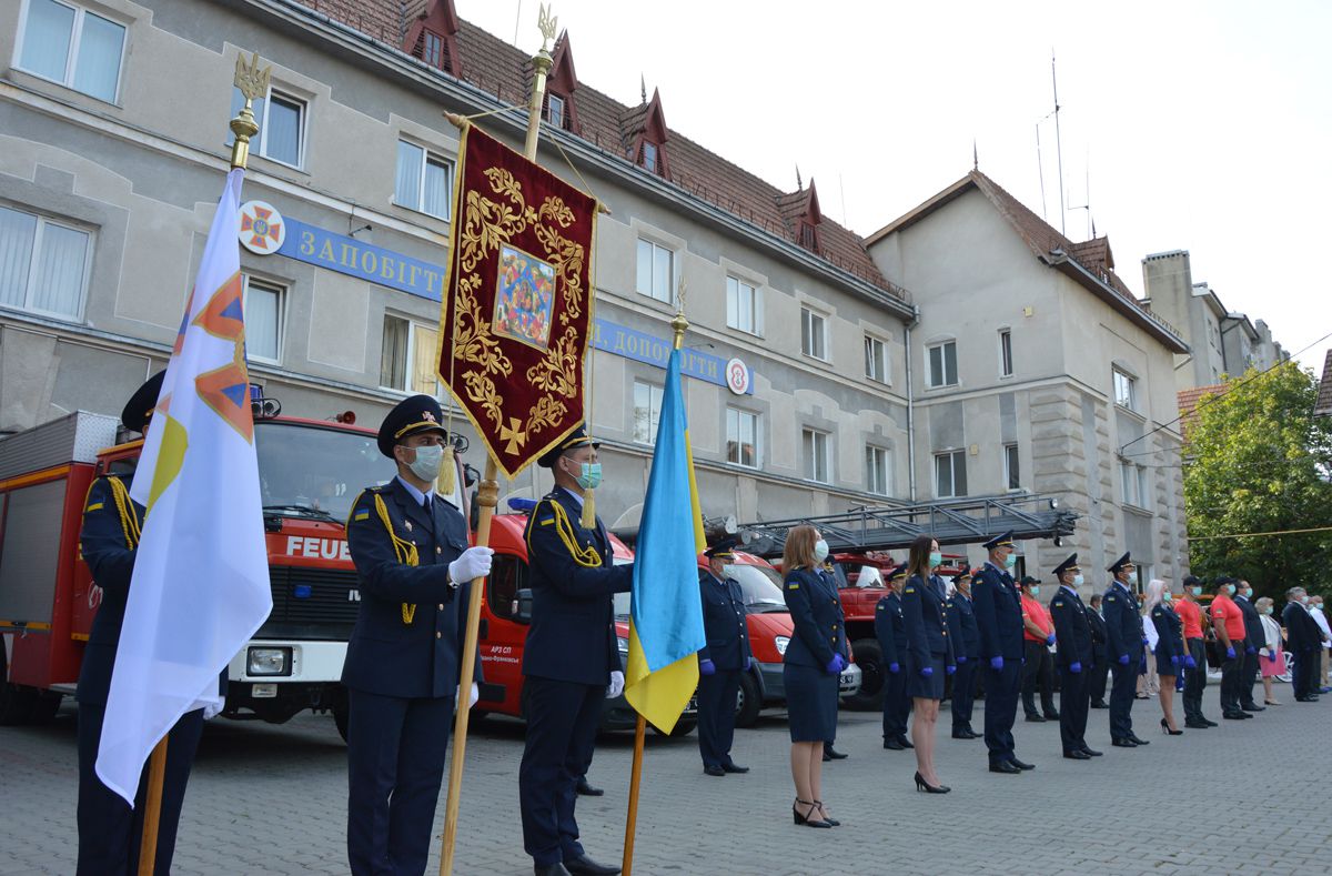Прикарпаття: Вони продемонстрували свій професіоналізм під час повені