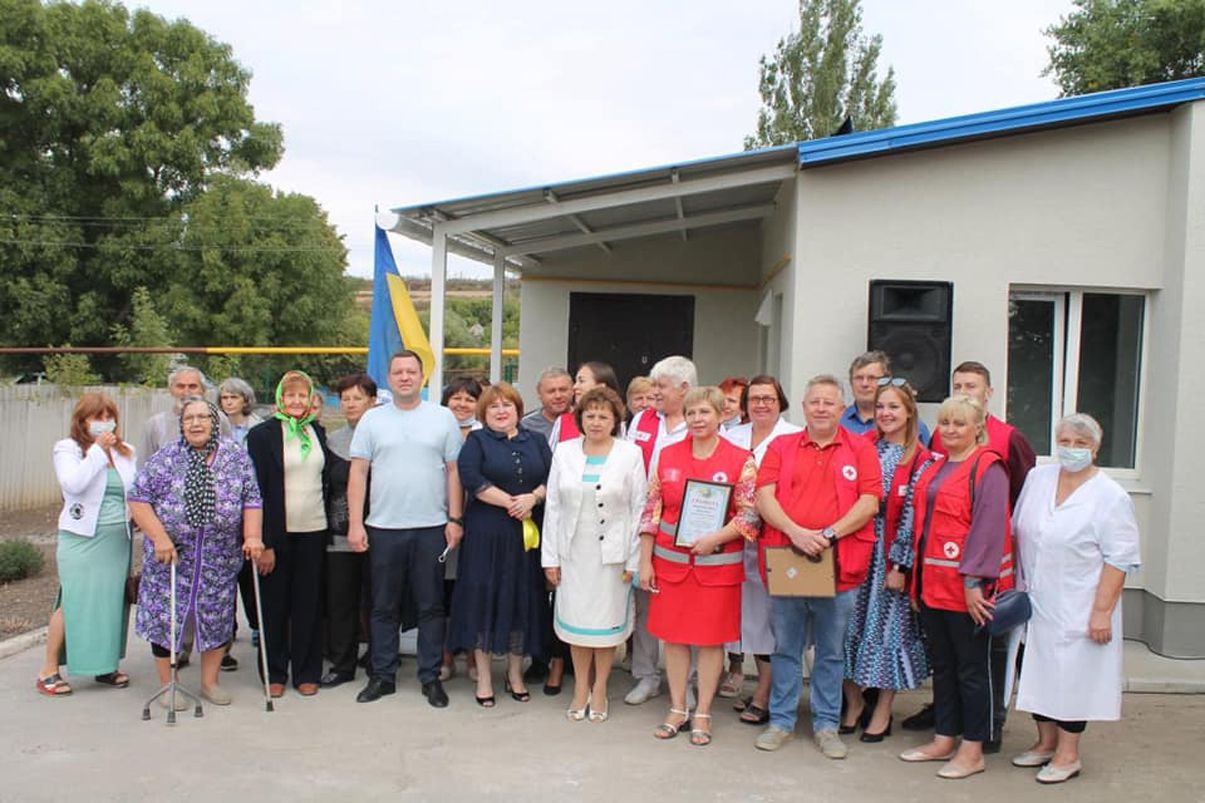 Донеччина: Реконструювати амбулаторію допоміг Червоний Хрест