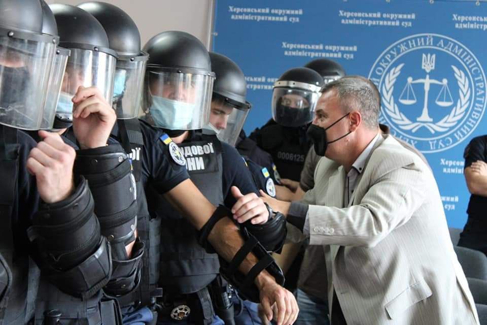 У Херсоні захистили суд від «бешкетників»