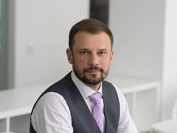 Шановні освітяни!