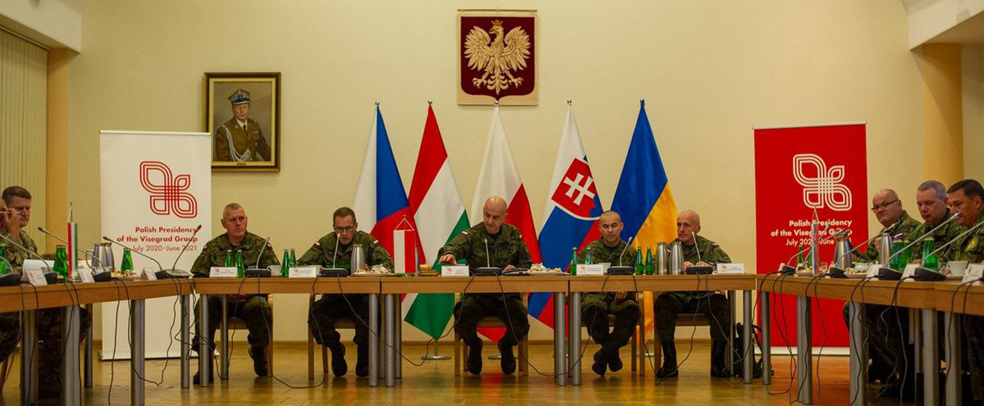 Генерал-полковник Руслан Хомчак: «Вишеградські зустрічі —  важливий майданчик для відкритого діалогу та обміну думками  з питань збереження миру та стабільності в нашому регіоні»