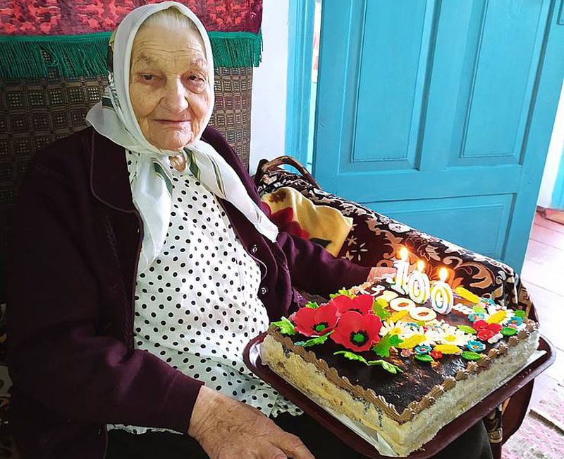 Зустріла сторіччя в колі рідних