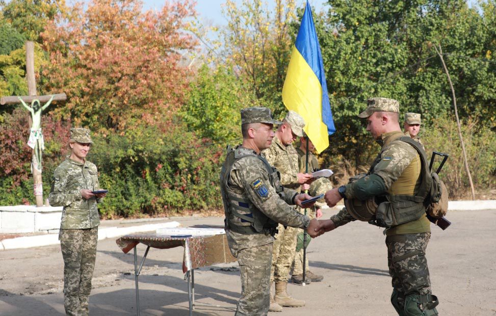 Бійців нагородили на передовій