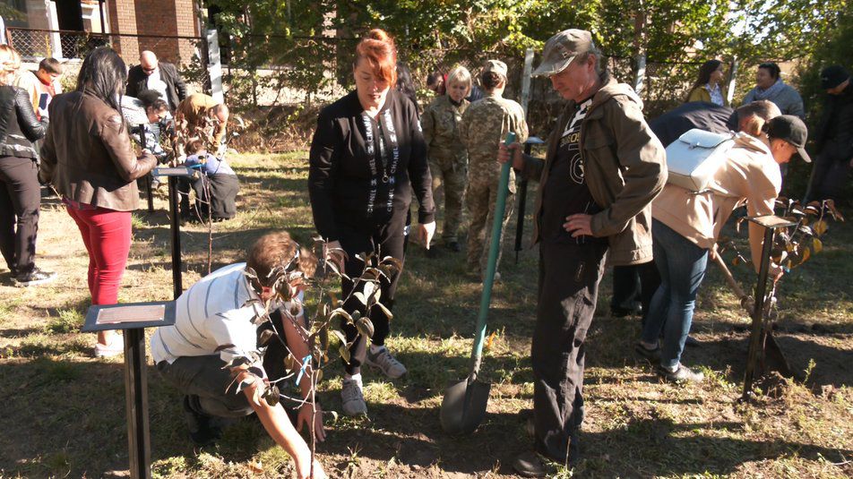 Черкаси: «Мамо, не плач.  Я розквітну весною»