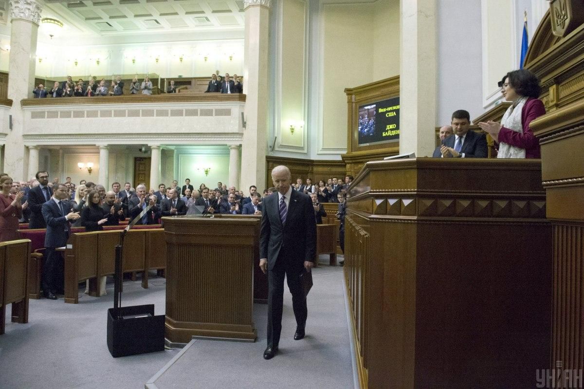 “As President I will make it clear to the Kremlin that it must end its aggression toward and occupation of Ukraine”