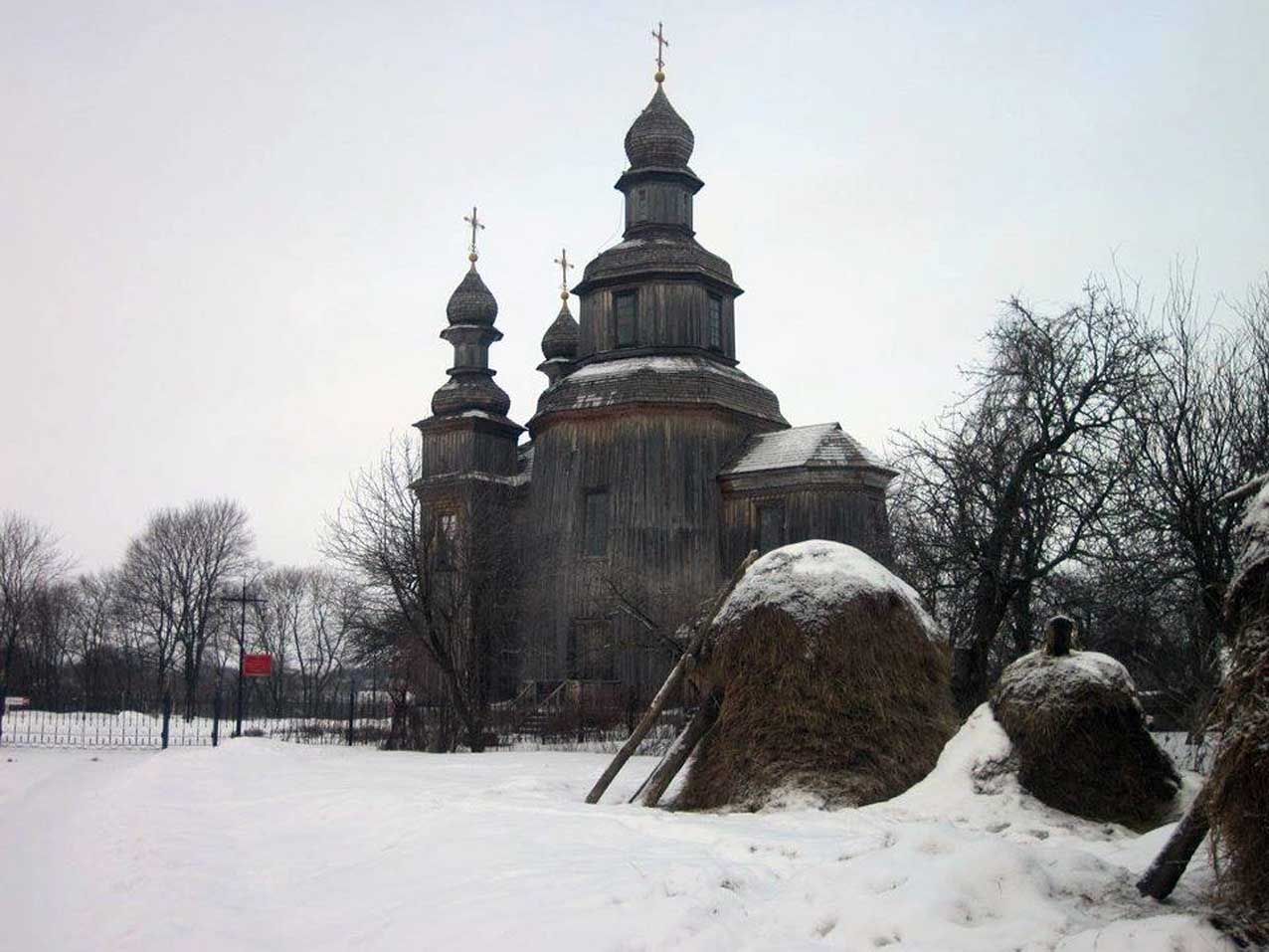 Чернігівщина: Священик самотужки рятує пам’ятку архітектури