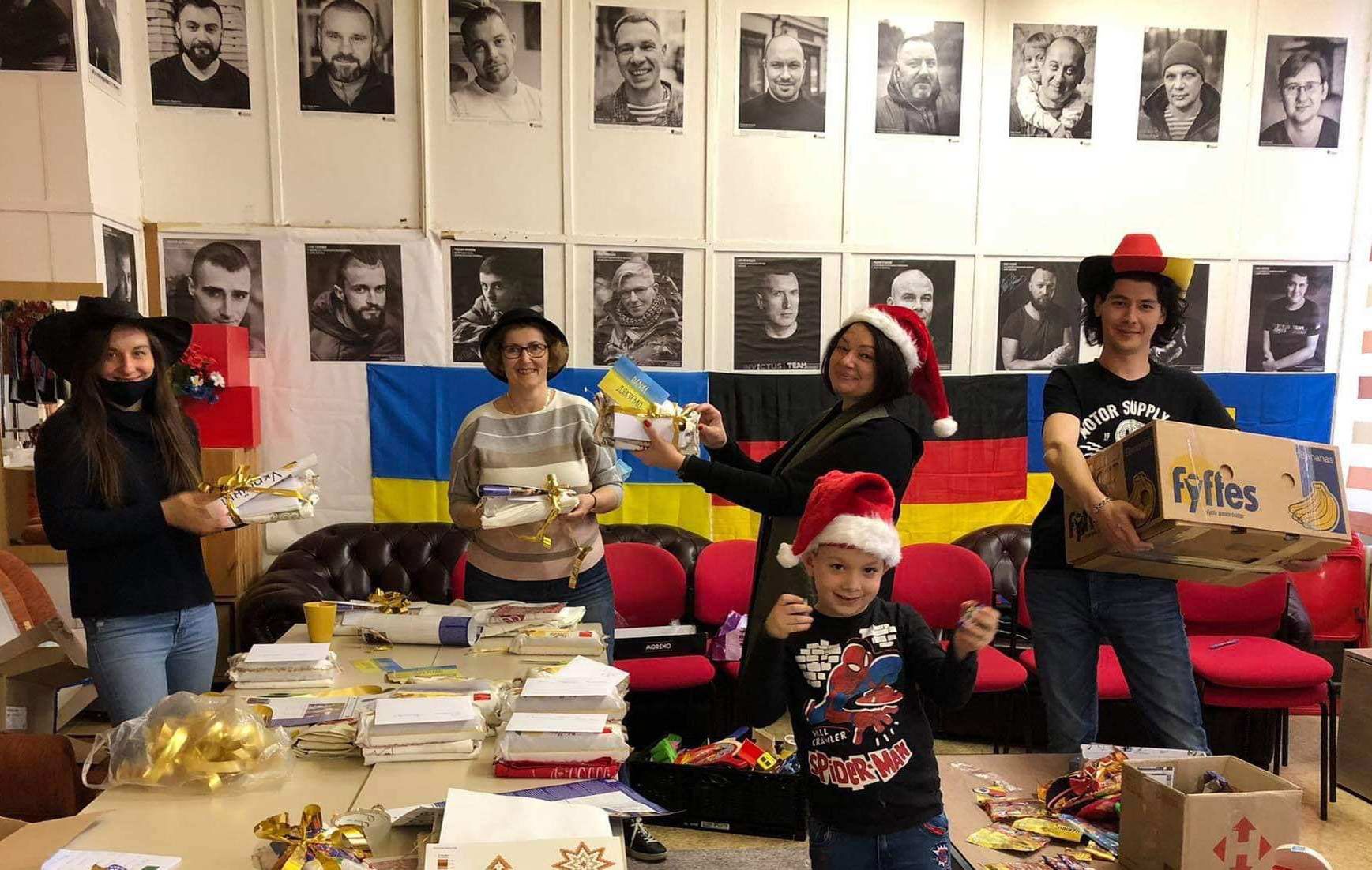 Надішли листівку матері Героя