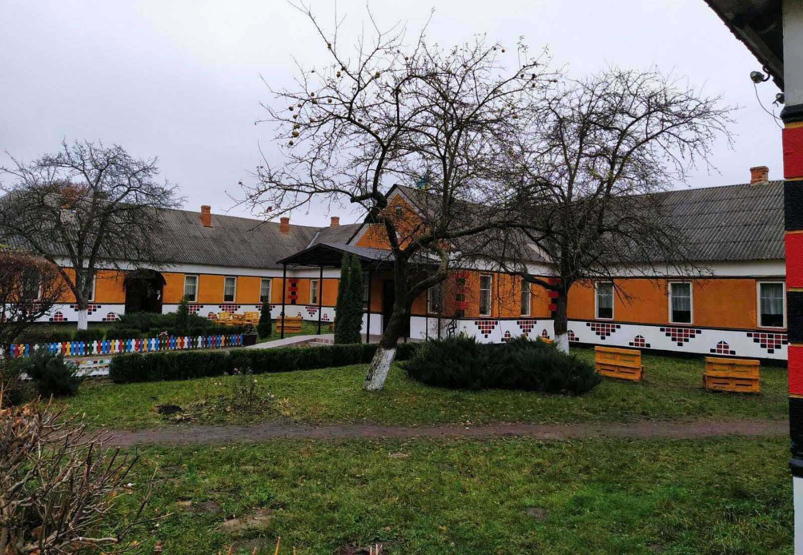 Вісім кілометрів бездоріжжя і стара школа — головні проблеми Антонівської ОТГ