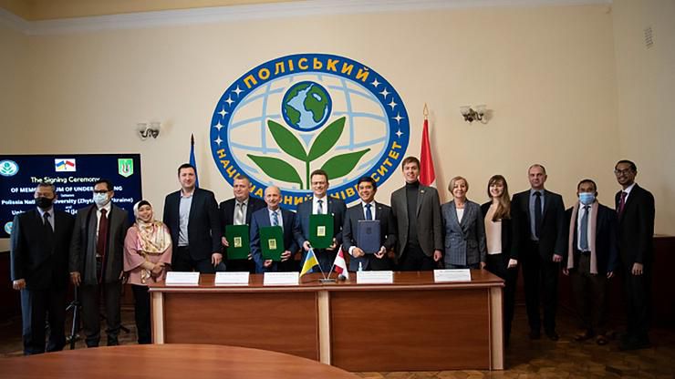 Налагодили співпрацю з університетами Індонезії