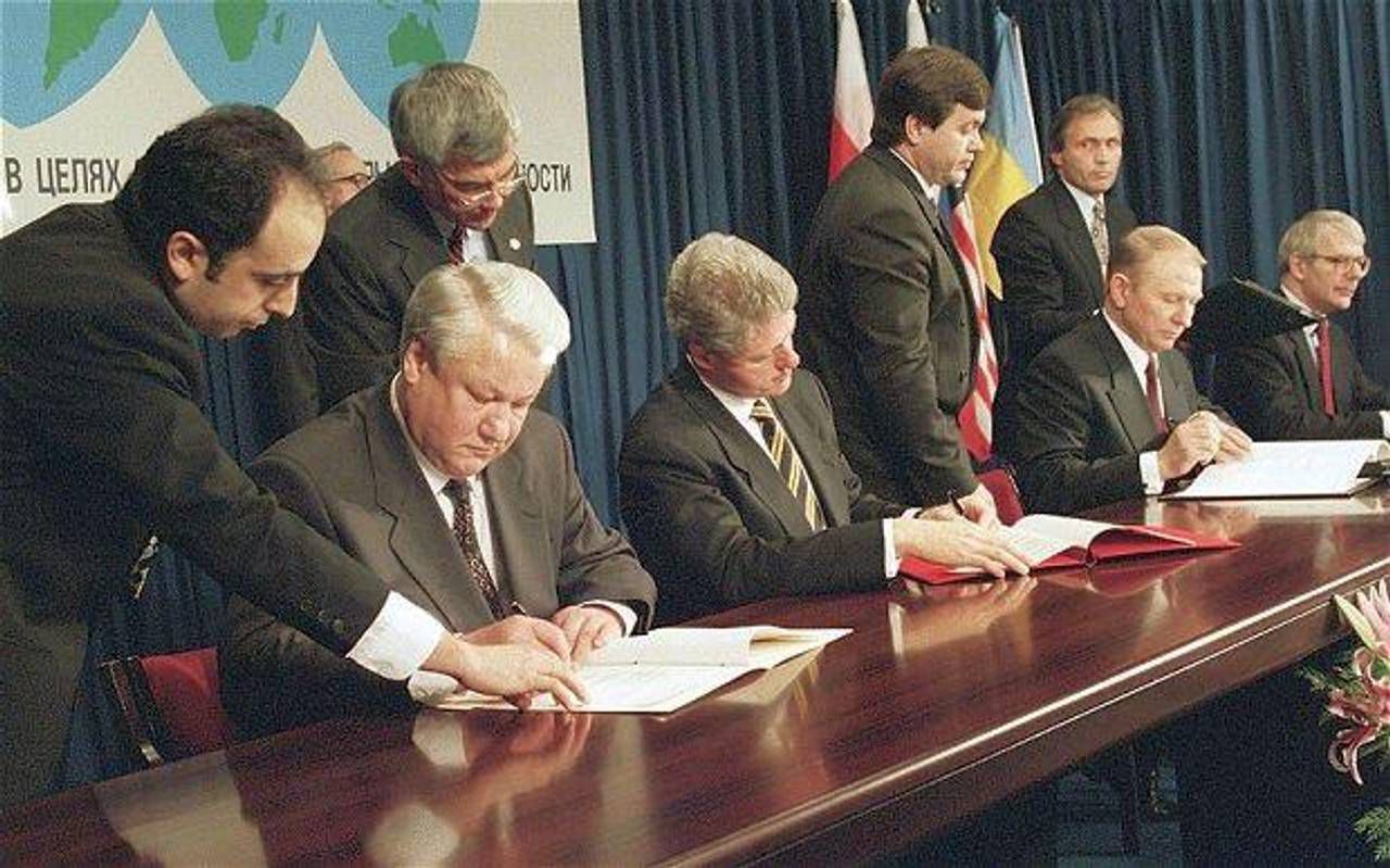 Nuclear weapons are not the main factor of ensuring peace