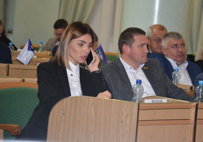 На першому засіданні обрали керівництво