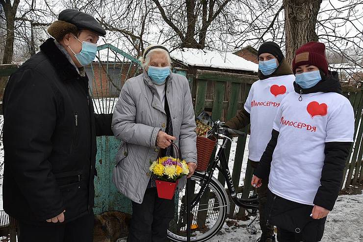 Полтавщина: Про стареньких подбають молоді волонтери
