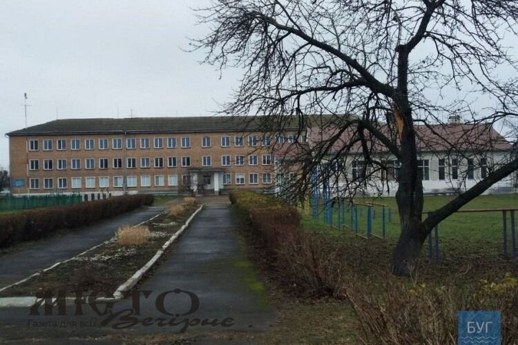 Волинь: Коли в одній школі — тісно, а в іншій — пусто