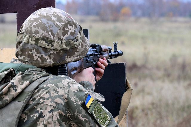 На лінії розмежування — обстріли