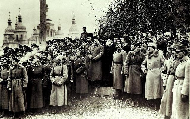 Як більшовики перелицьовувалися на український манір